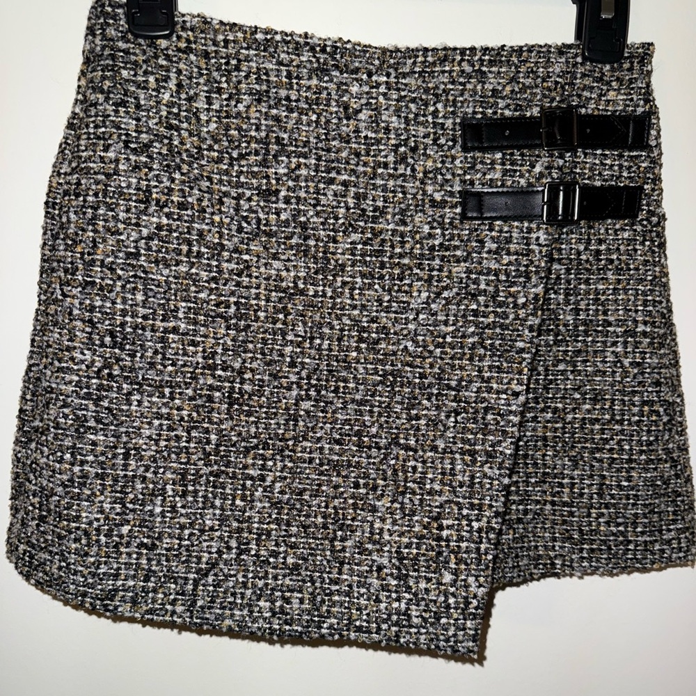 Chic Tweed Skirt with Buckle Accents